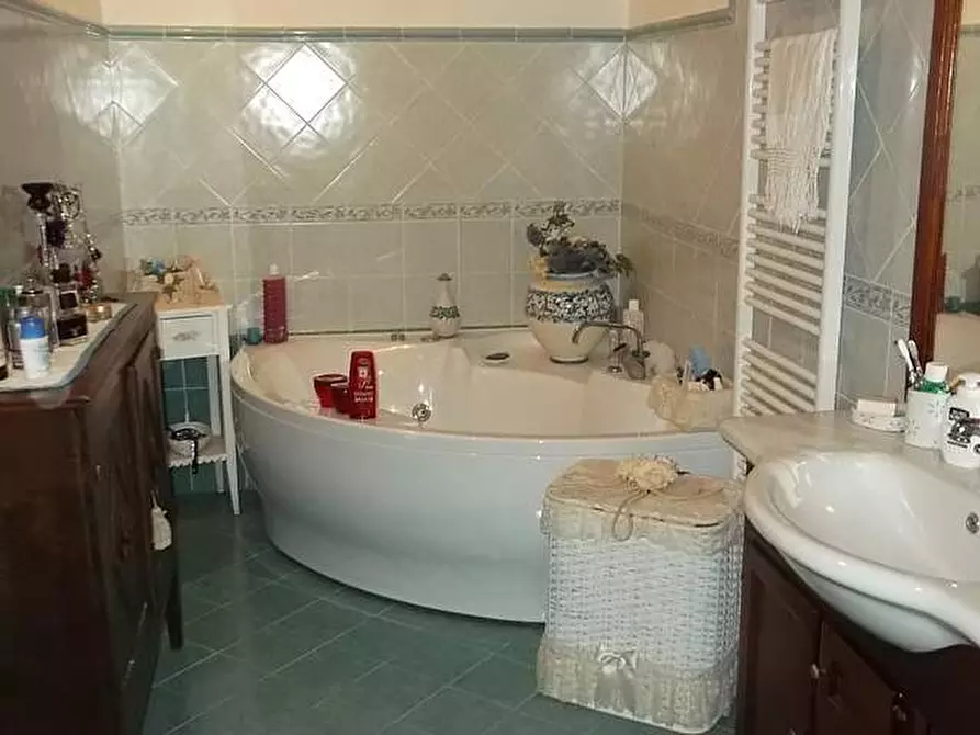 Immagine 5 di Rustico / casale in vendita  a Crespina Lorenzana