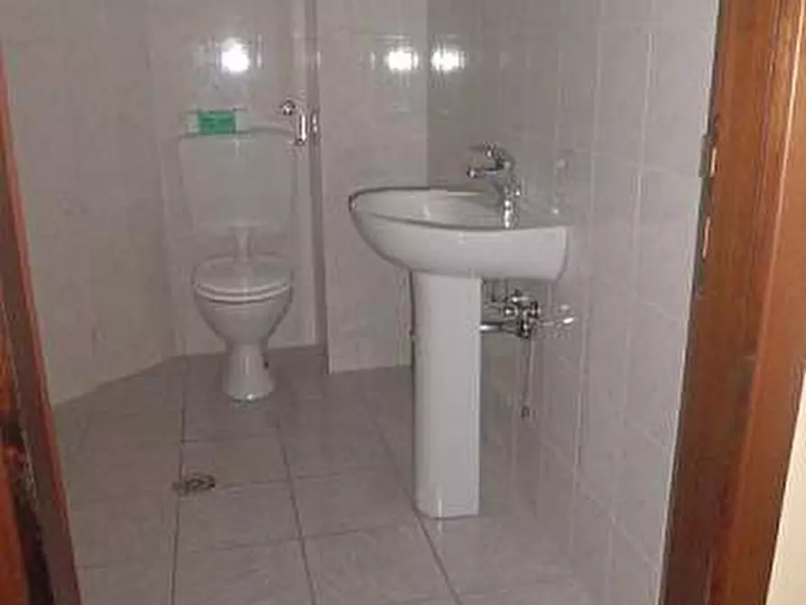 Immagine 8 di Laboratorio in affitto  a Pisa