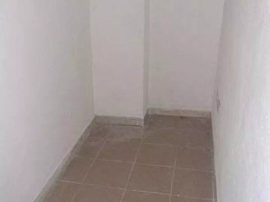 Immagine 4 di Magazzino in affitto  a Cascina