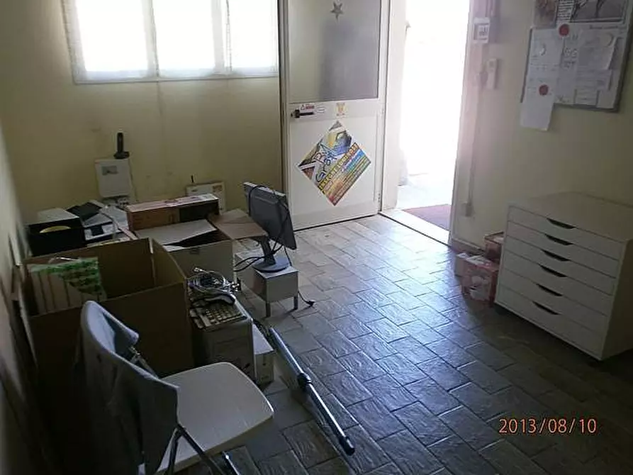 Immagine 11 di Laboratorio in affitto  a San Giuliano Terme