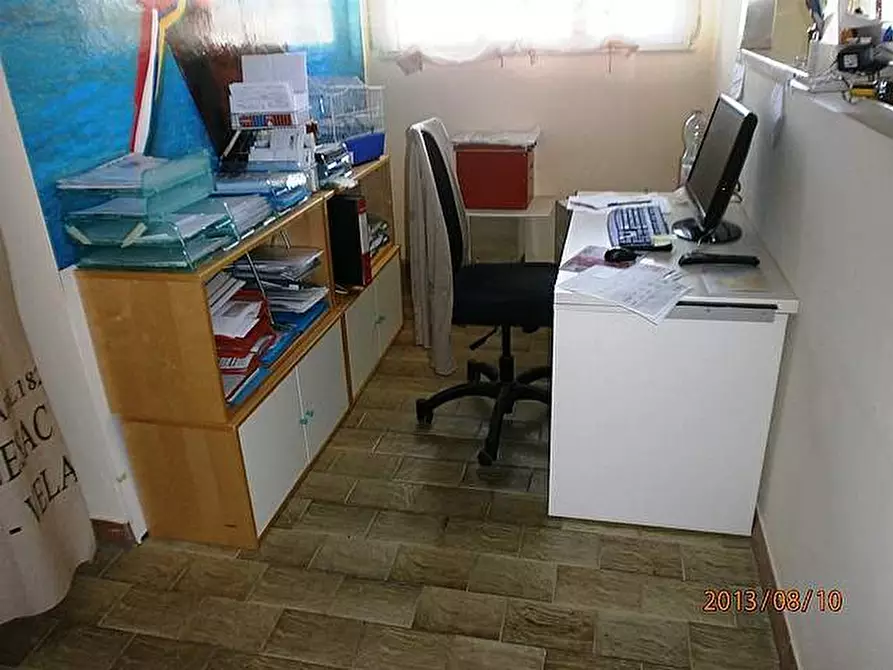 Immagine 9 di Laboratorio in affitto  a San Giuliano Terme