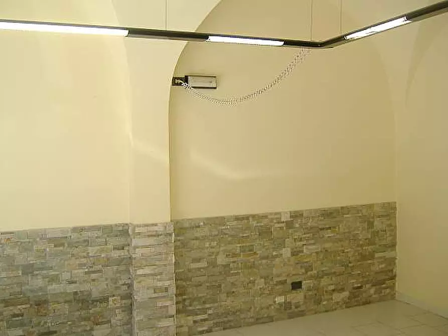 Immagine 3 di Locale commerciale in affitto  a Pisa