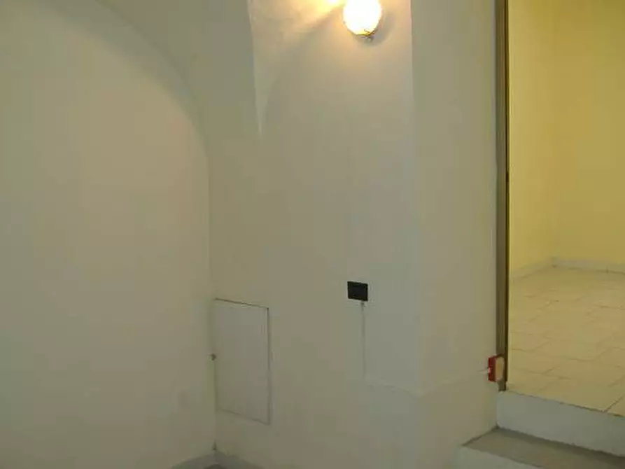 Immagine 6 di Locale commerciale in affitto  a Pisa