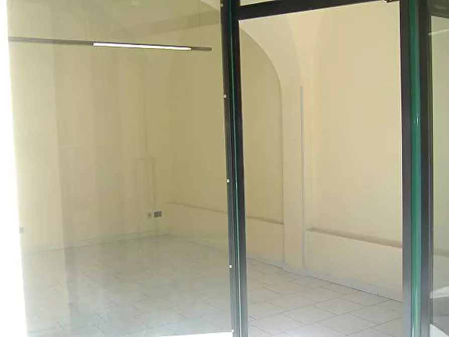 Immagine 2 di Locale commerciale in affitto  a Pisa