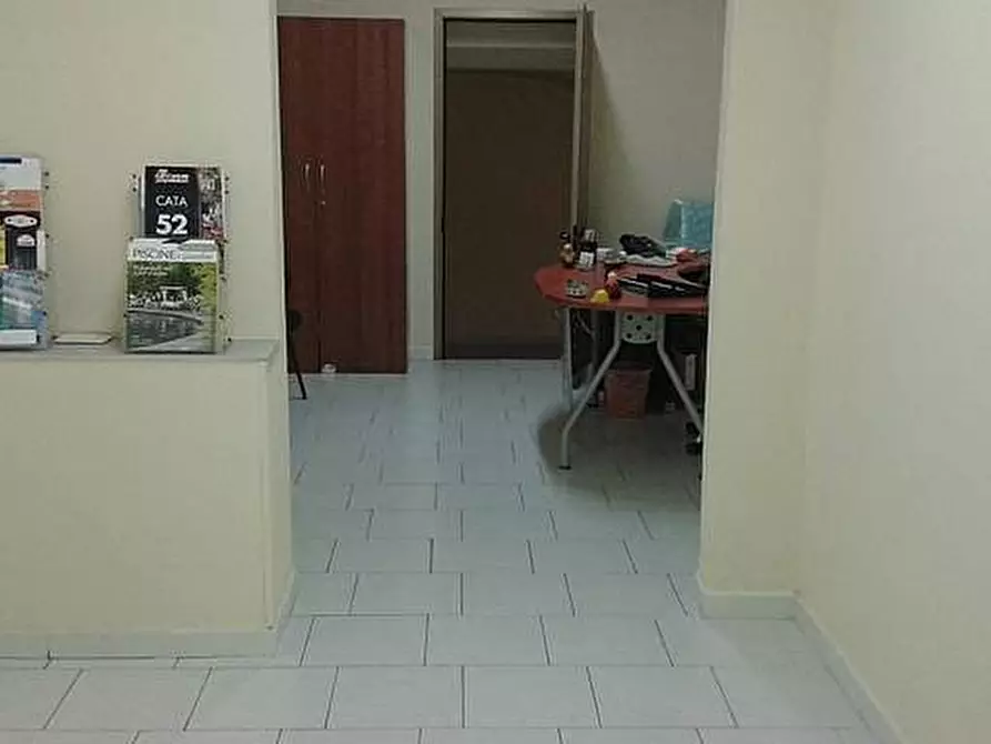 Immagine 9 di Locale commerciale in affitto  a Pisa