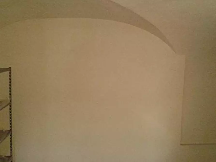 Immagine 13 di Locale commerciale in affitto  a Pisa