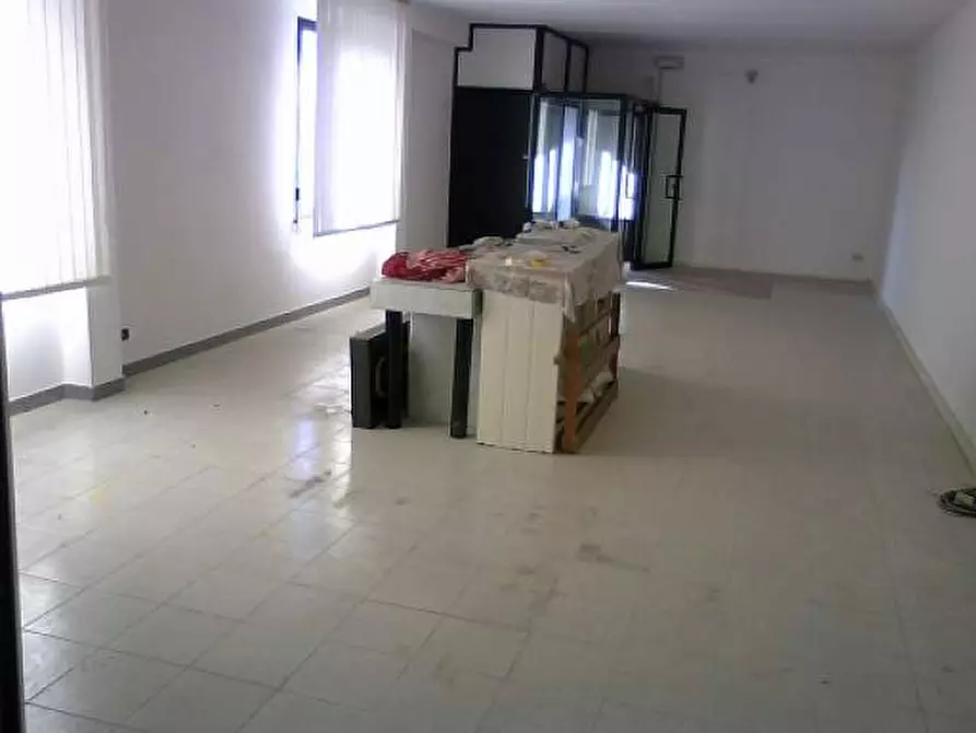 Immagine 1 di Ufficio in affitto  a Ponsacco