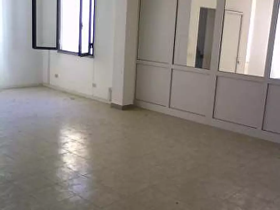 Immagine 4 di Ufficio in affitto  a Ponsacco