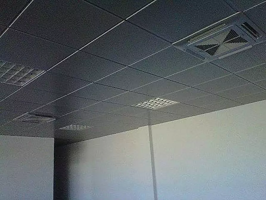 Immagine 4 di Ufficio in vendita  a Pisa