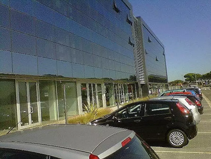 Immagine 3 di Ufficio in vendita  a Pisa