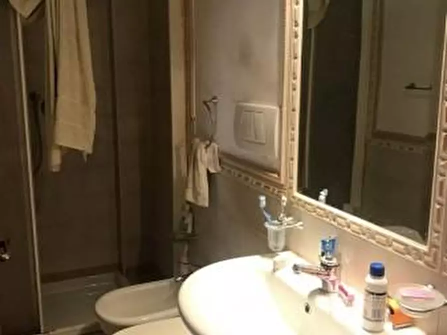 Immagine 16 di Casa bifamiliare in vendita  a Massa