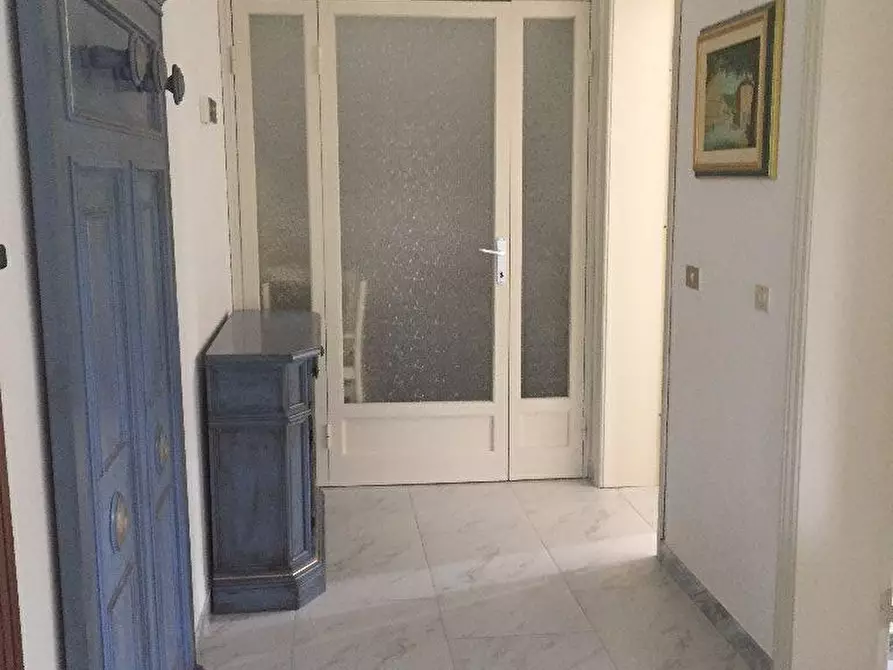 Immagine 1 di Casa semindipendente in affitto  a Massa