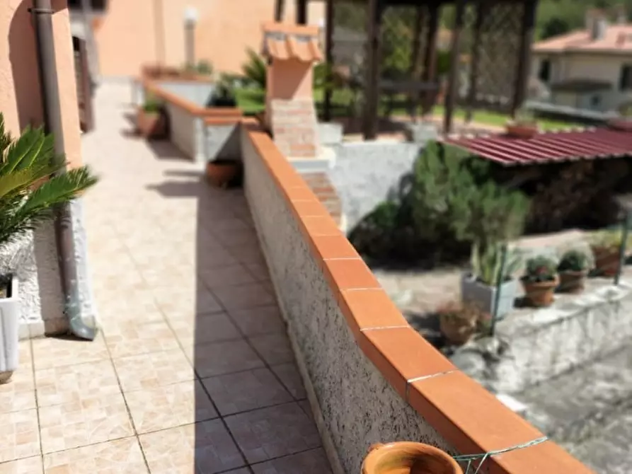 Immagine 8 di Villa in vendita  a Carrara