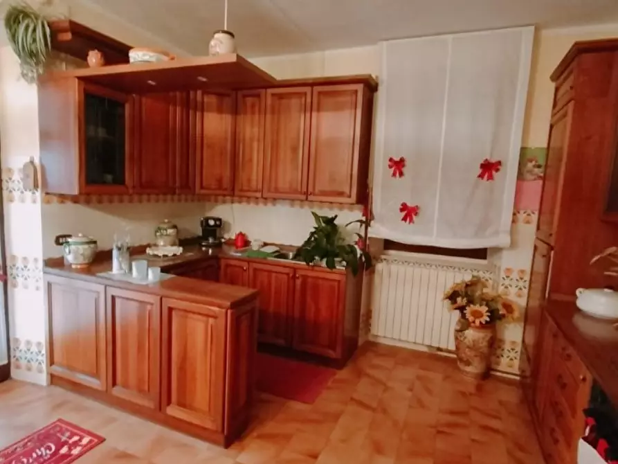 Immagine 15 di Villa in vendita  a Carrara