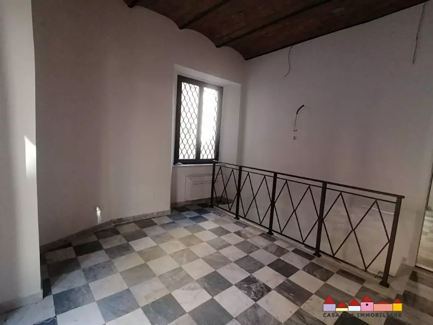 Immagine 3 di Negozio in affitto  a Carrara