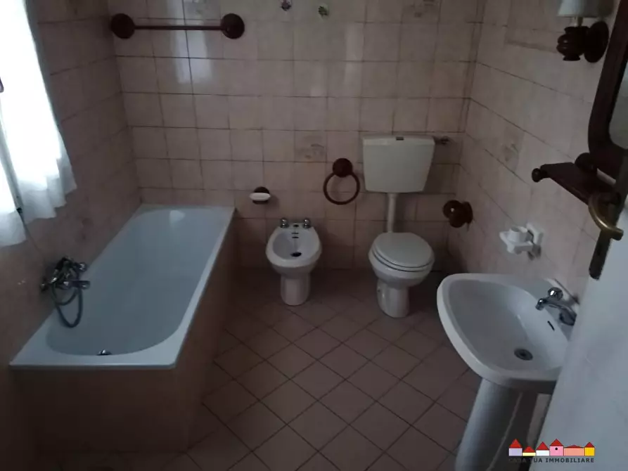 Immagine 4 di Appartamento in vendita  a Carrara