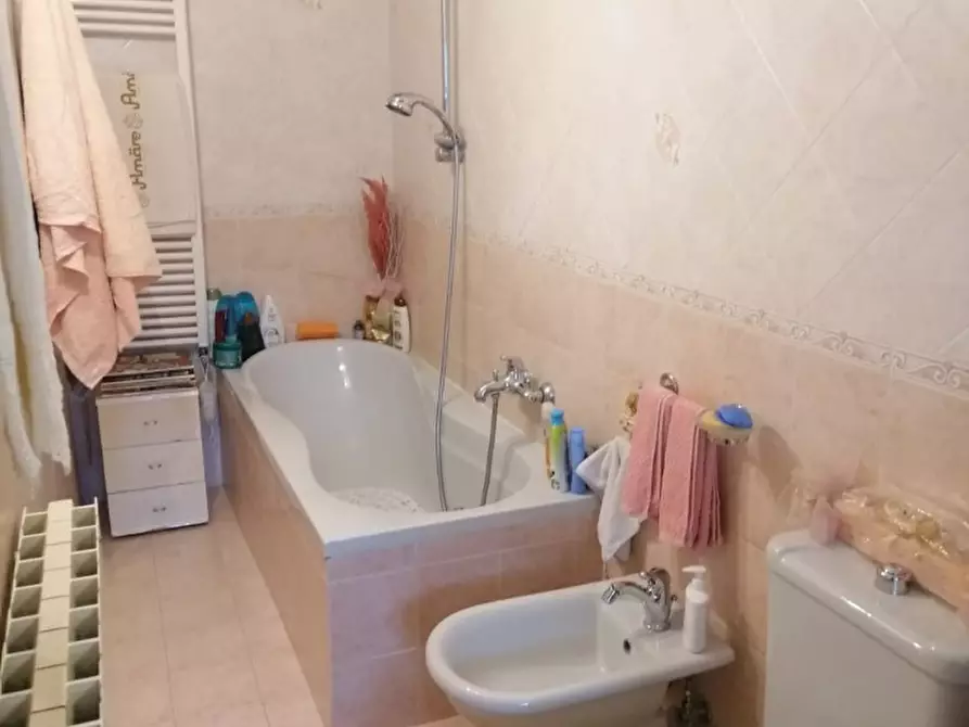 Immagine 5 di Casa semindipendente in vendita  a Carrara