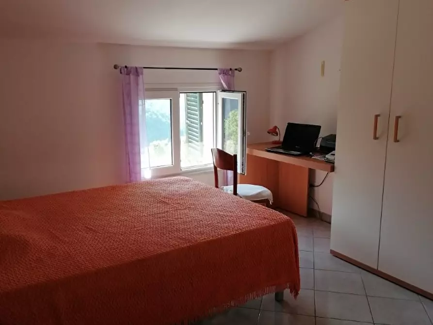 Immagine 8 di Casa semindipendente in vendita  a Carrara