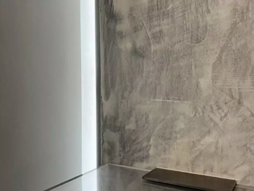 Immagine 7 di Negozio in affitto  a Carrara