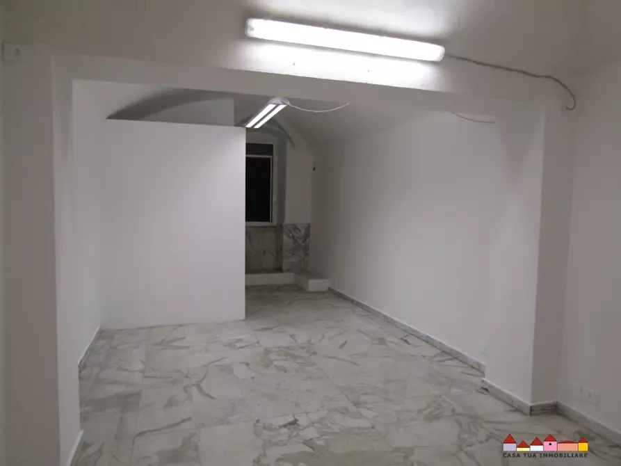 Immagine 3 di Negozio in vendita  a Carrara