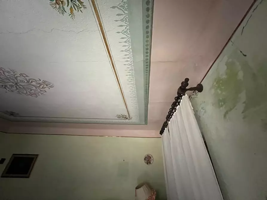 Immagine 7 di Villa in vendita  a Carrara