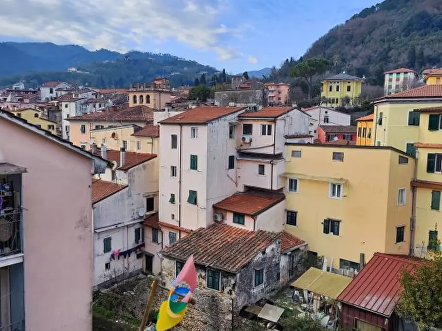 Immagine 19 di Appartamento in vendita  a Carrara