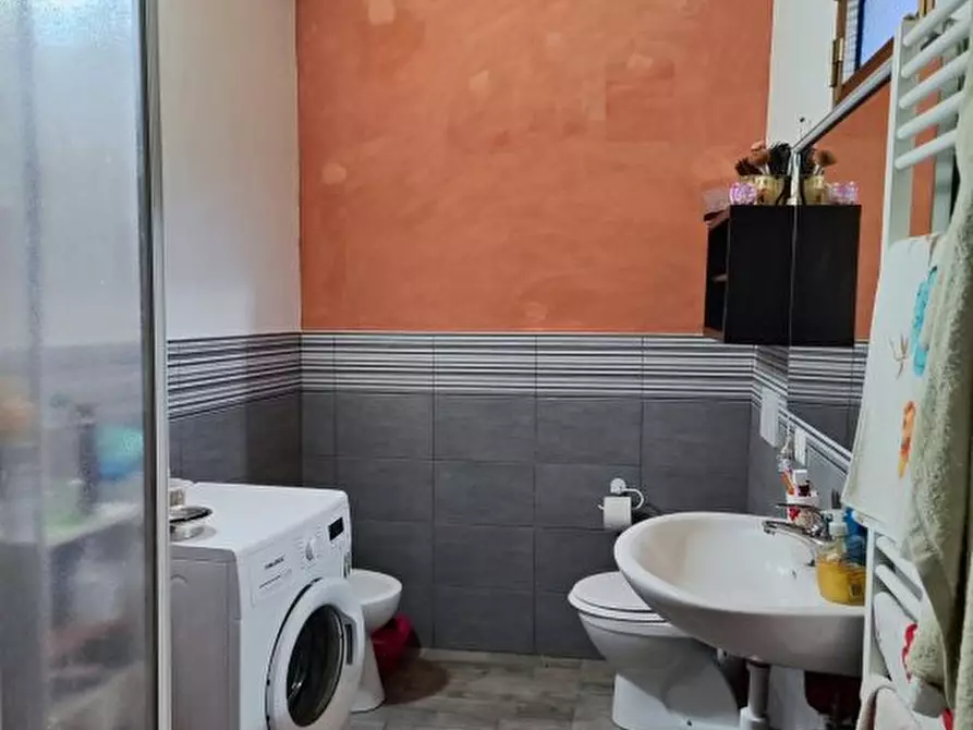 Immagine 7 di Appartamento in vendita  a Carrara