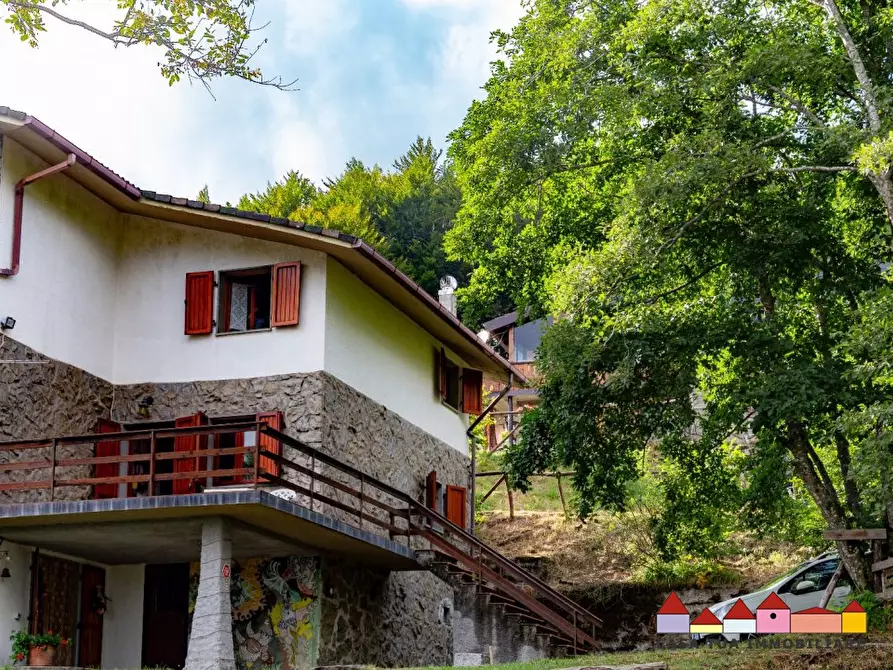 Immagine 4 di Casa semindipendente in vendita  a Zeri