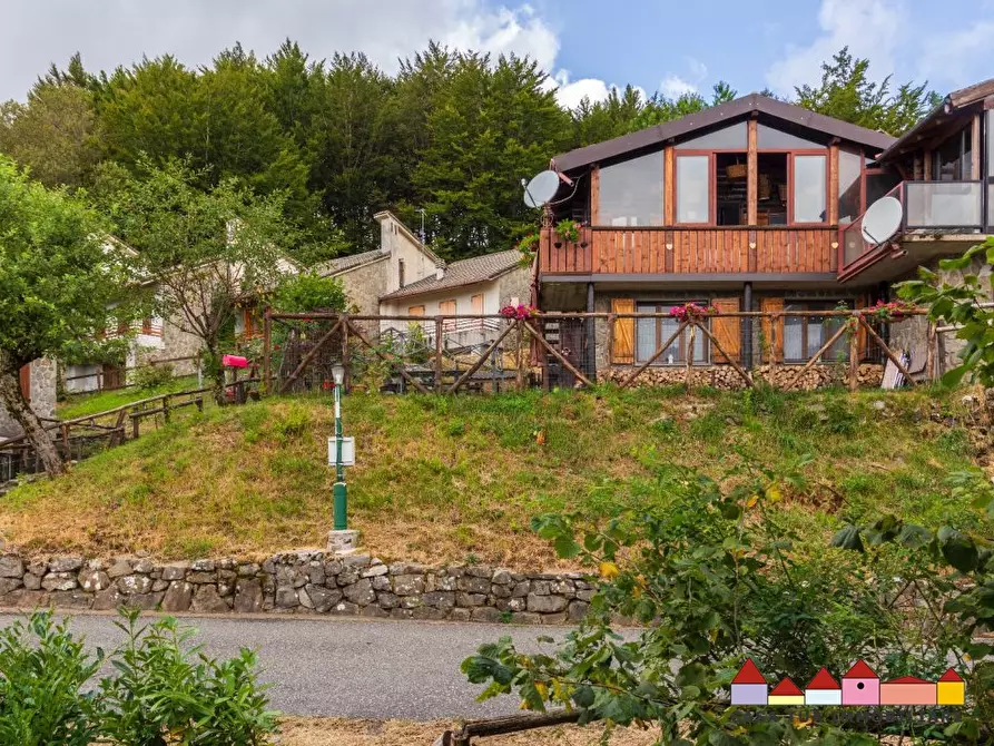 Immagine 1 di Casa semindipendente in vendita  a Zeri