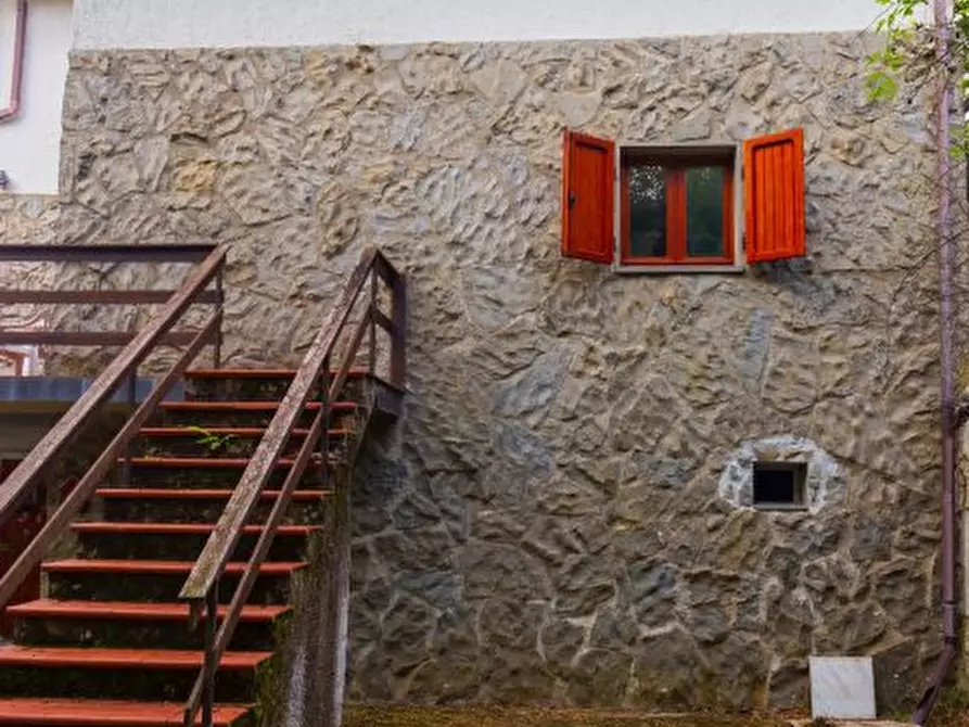 Immagine 3 di Casa semindipendente in vendita  a Zeri