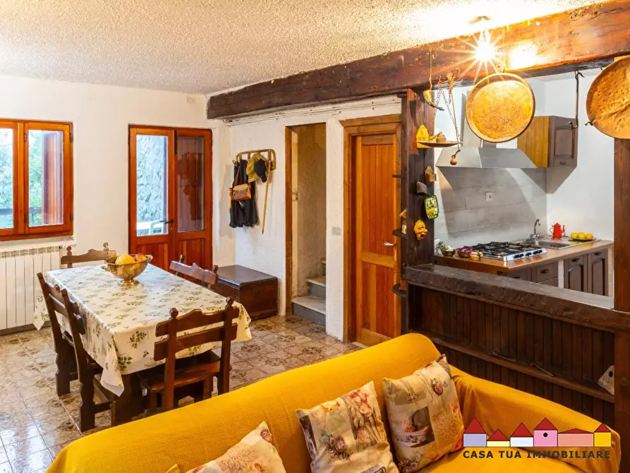 Immagine 15 di Casa semindipendente in vendita  a Zeri