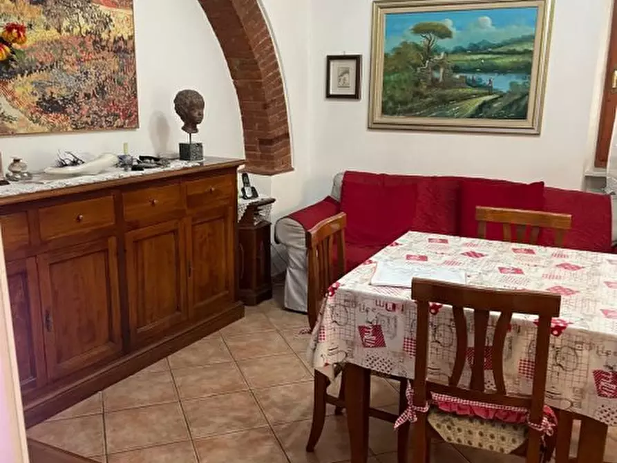 Immagine 1 di Casa semindipendente in vendita  a Carrara
