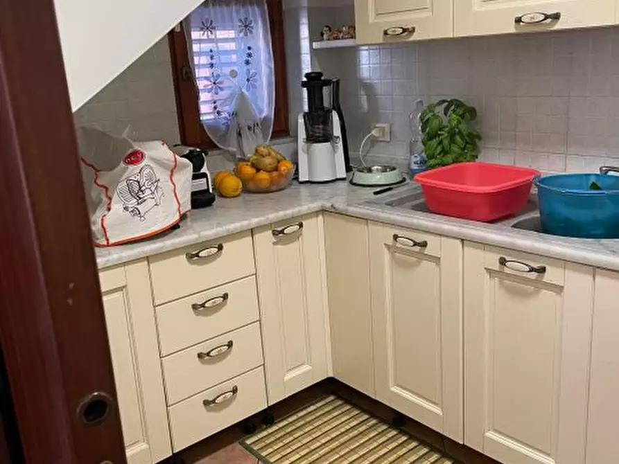 Immagine 10 di Casa semindipendente in vendita  a Carrara