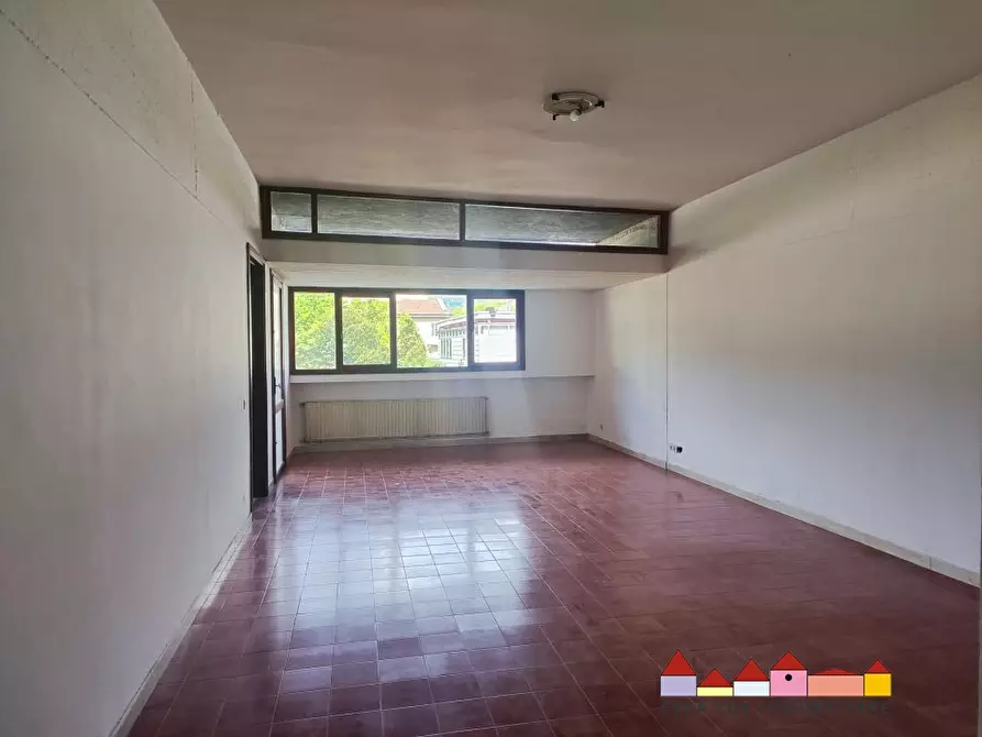 Immagine 4 di Appartamento in vendita  a Carrara