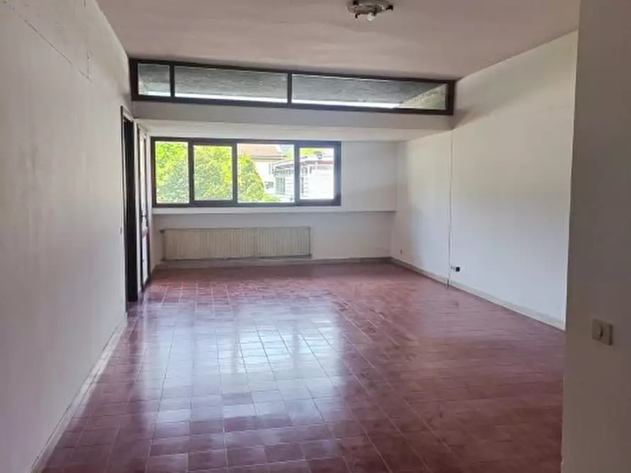 Immagine 3 di Appartamento in vendita  a Carrara