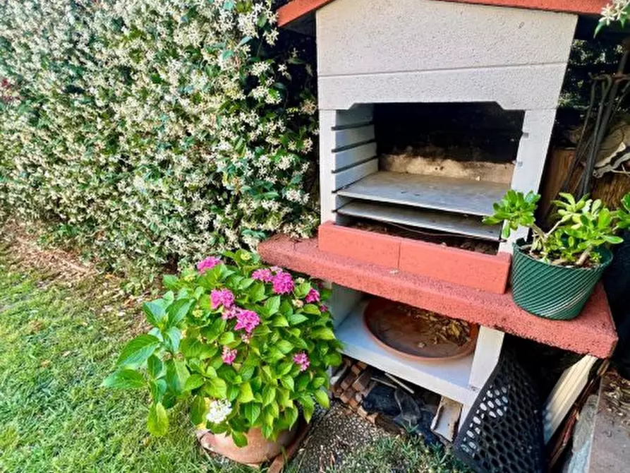 Immagine 5 di Casa semindipendente in vendita  a Carrara