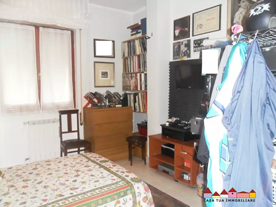 Immagine 11 di Appartamento in vendita  a Carrara