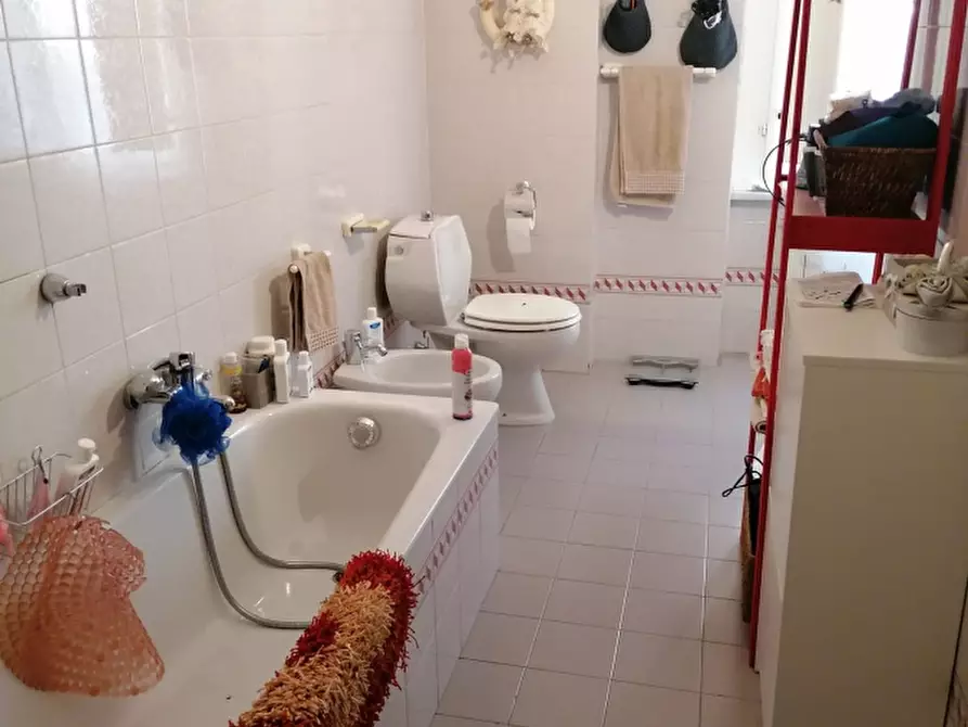 Immagine 7 di Appartamento in vendita  a Carrara