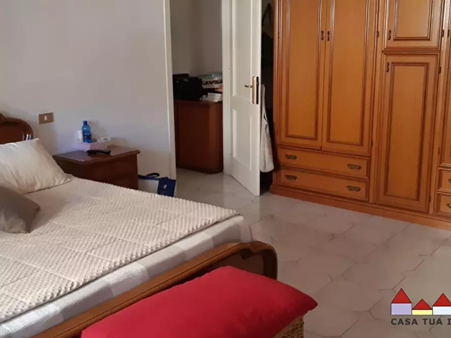 Immagine 11 di Appartamento in vendita  a Carrara