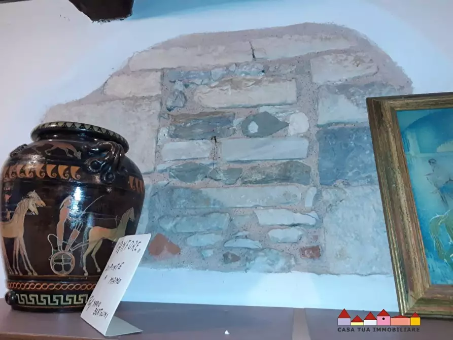 Immagine 8 di Negozio in vendita  a Carrara