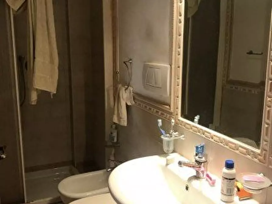 Immagine 15 di Casa semindipendente in vendita  a Massa