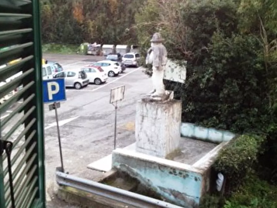 Immagine 10 di Appartamento in vendita  a Carrara