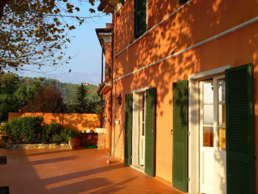 Immagine 1 di Casa semindipendente in vendita  a Carrara