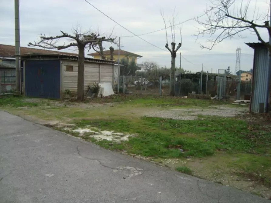 Immagine 23 di Locale commerciale in vendita  a Monsummano Terme