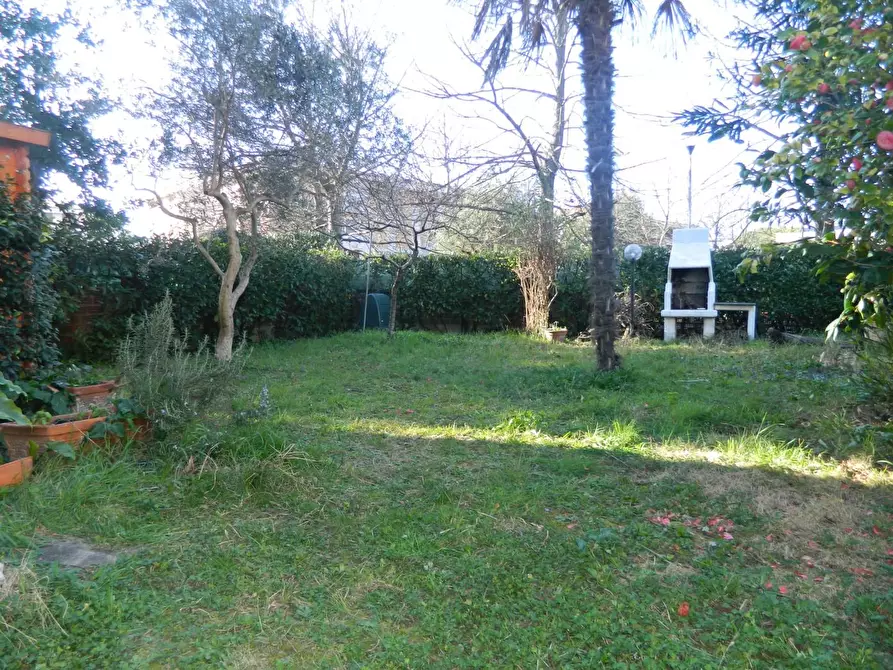 Immagine 5 di Appartamento in vendita  a Ortonovo