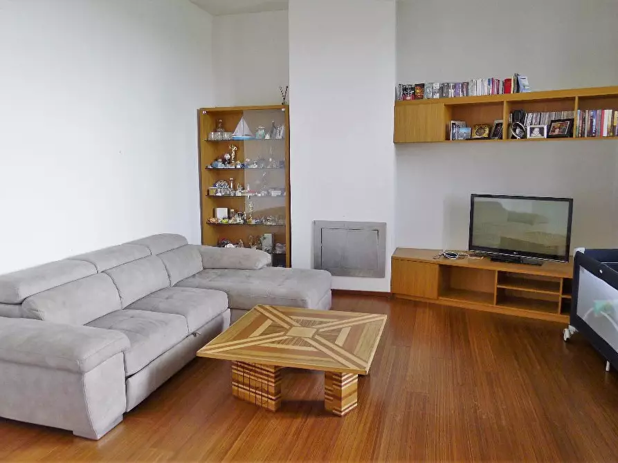 Immagine 1 di Appartamento in vendita  a Cascina