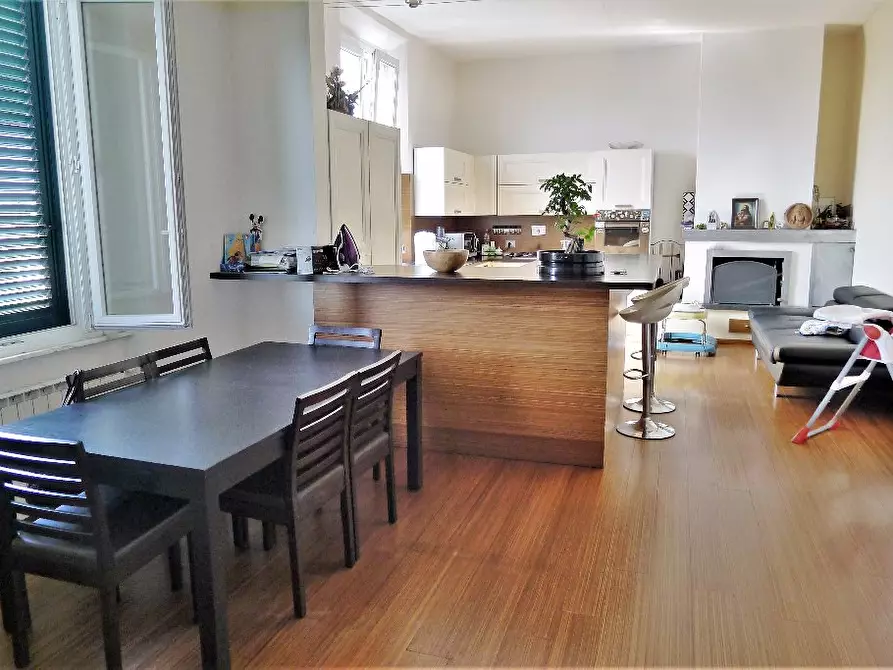 Immagine 2 di Appartamento in vendita  a Cascina