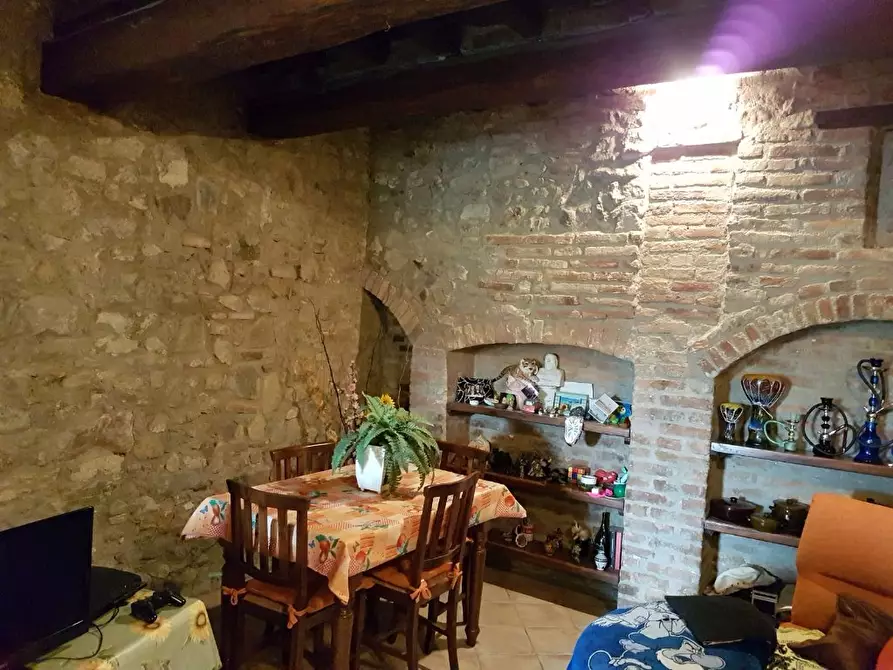 Immagine 18 di Appartamento in vendita  a Monticiano