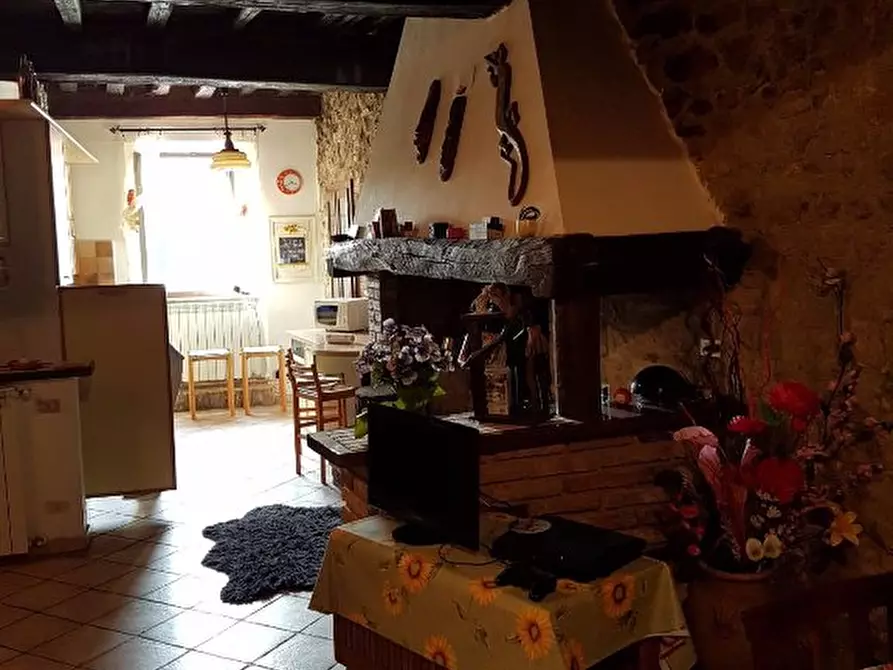 Immagine 2 di Appartamento in vendita  a Monticiano