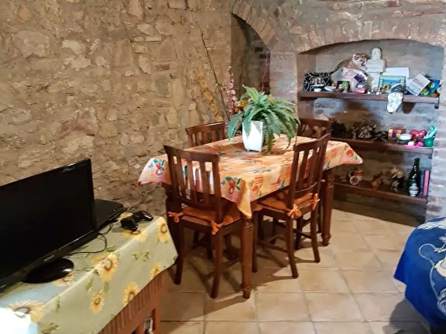 Immagine 8 di Appartamento in vendita  a Monticiano